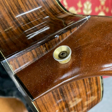 Taylor 710CE 1999 acoustic/electric guitar w/ case