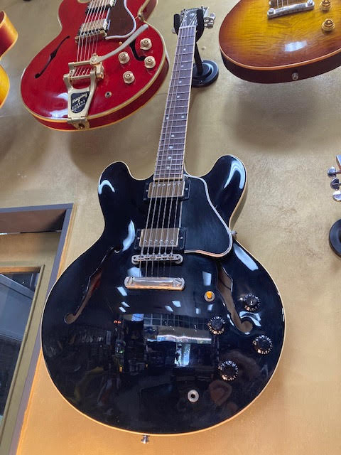 Gibson ES335 Ebony w/ case 2008