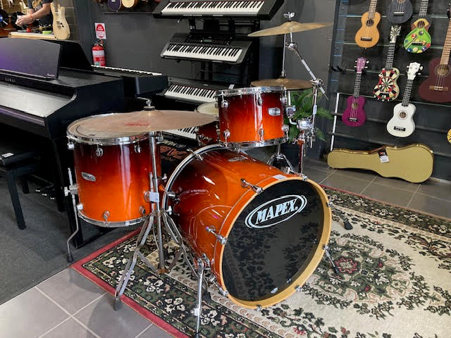 Mapex Pro M drum kit w/ hardware and cymbals