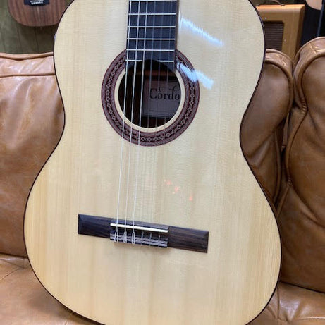 Cordoba C5 spruce top w/deluxe bag