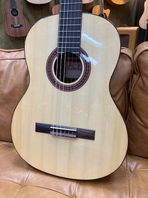 Cordoba C5 spruce top w/deluxe bag