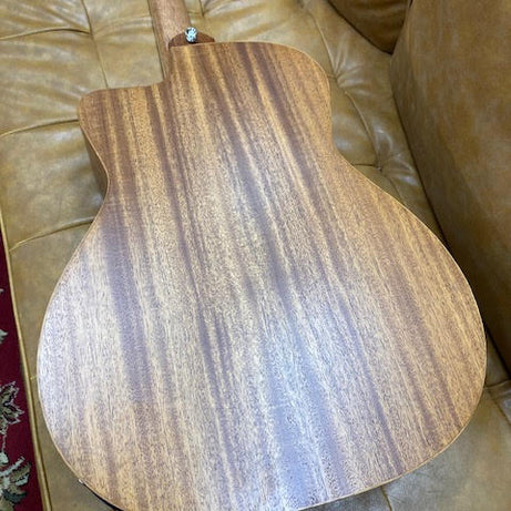 Cole Clark All solid Spruce/Mahogany w/ gigcase Brand New