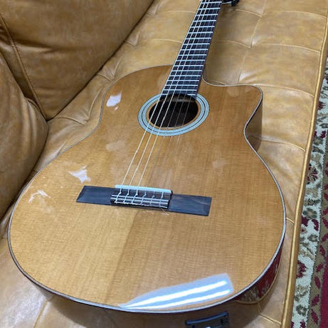 Altura A5-CE classical acoustic/electric guitar w/ Deluxe padded gigbag