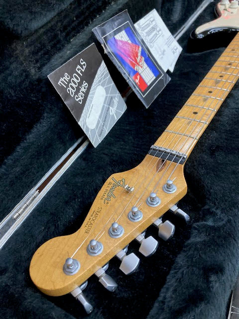 Fender Strat Plus electric guitar - 1 owner Black w/ case