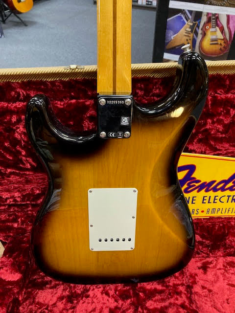 Fender Stratocaster Vintage II 1957RI w/case (preowned)