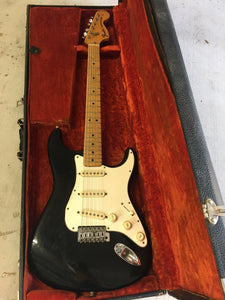 Vintage 1974 Fender Stratocaster w/ original case