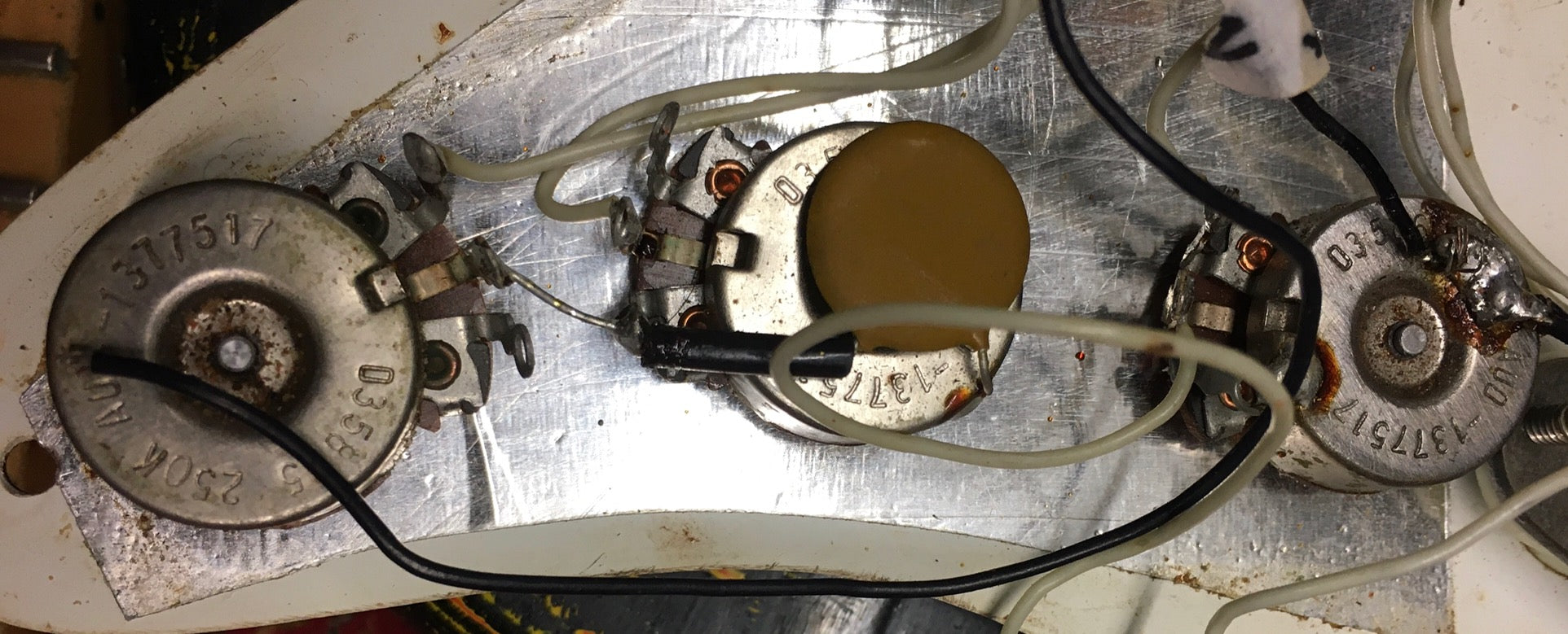 Vintage 1974 Fender Stratocaster w/ original case