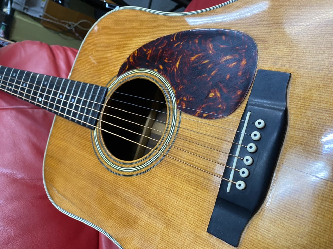 Martin D28