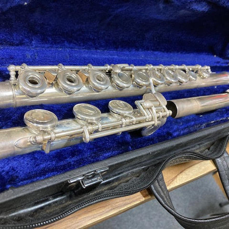 Armstrong Model 60 Flute ( preowned )