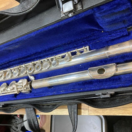 Armstrong Model 60 Flute ( preowned )