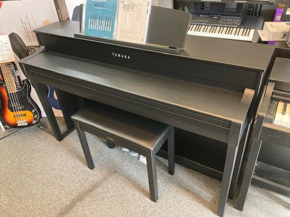 Yamaha CLP745B Digital piano