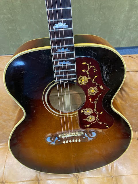 SOLD Vintage Gibson J200 1963 w/ hardcase