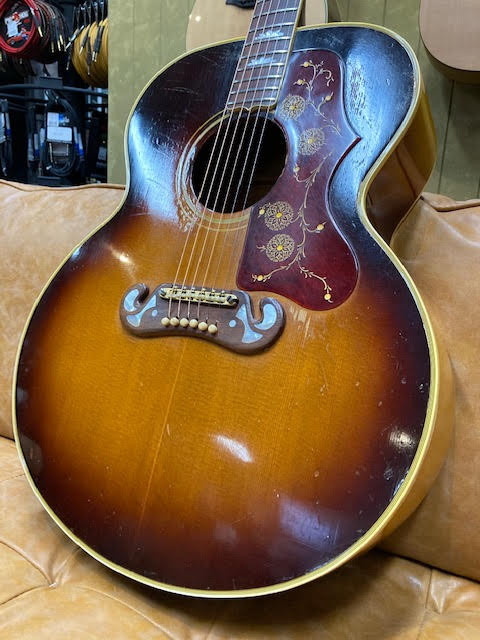 SOLD Vintage Gibson J200 1963 w/ hardcase