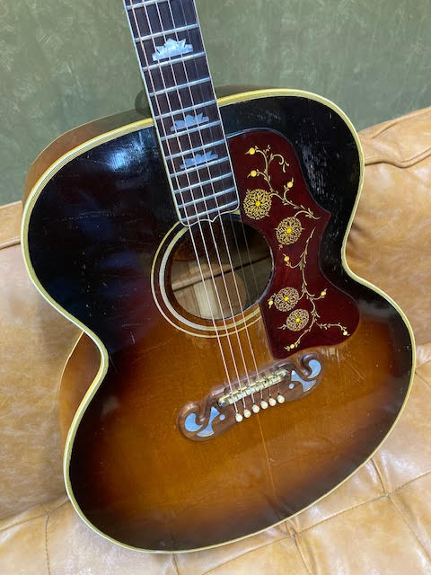 SOLD Vintage Gibson J200 1963 w/ hardcase