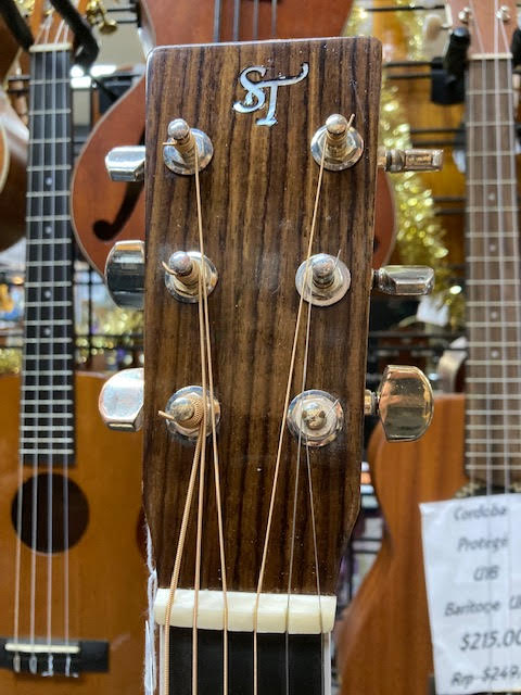 Custom Stephen Treloar OM18CE acoustic electric guitar w/case