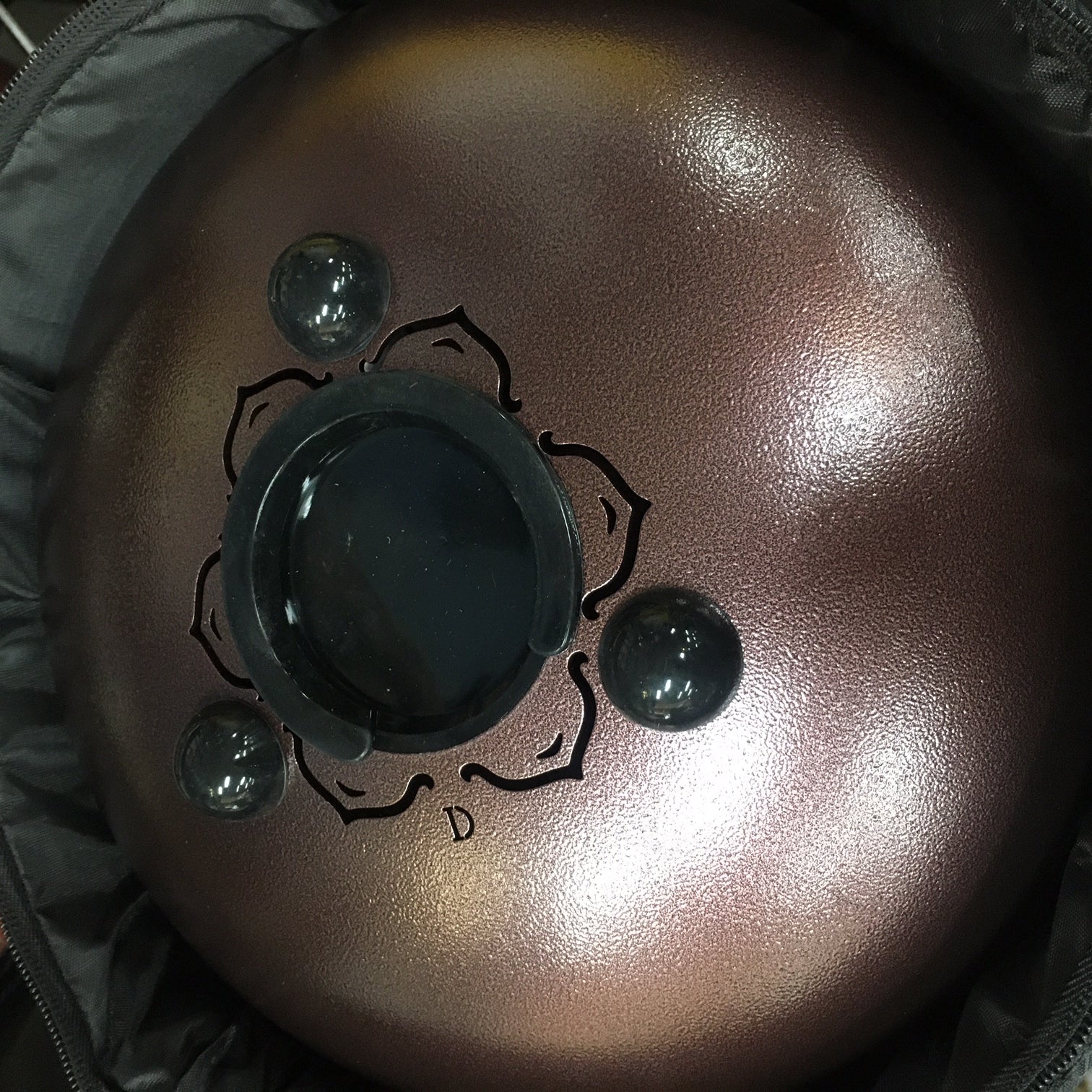 Opus 10" tongue drum in chestnut w/ accessories