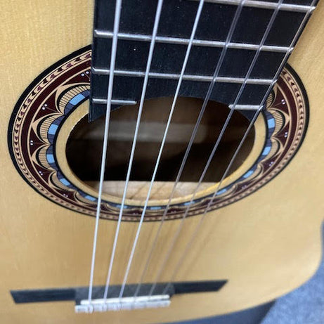 Valencia VC304CE classical acoustic electric guitar